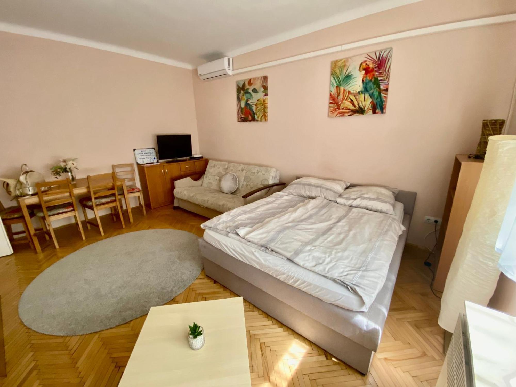 Revay Apartment *